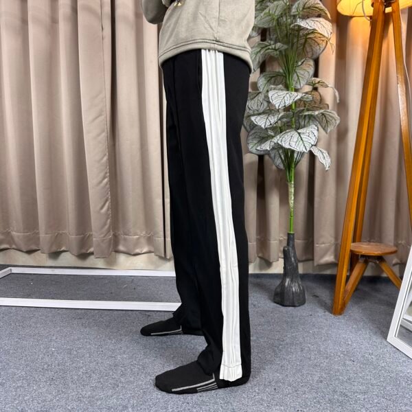Low-cut: Black with white kuchi
