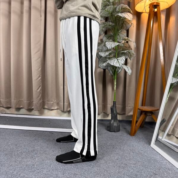 Low-cut: White Stripe (Black)