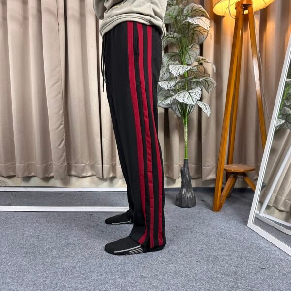 Low-cut: Black Stripe (Red)